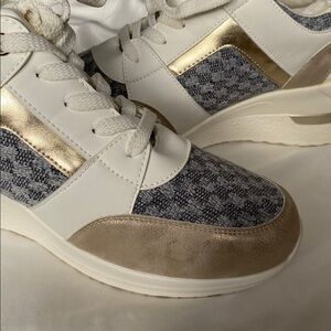 Elegant Women's Platform Sneakers - White, Gold, and Gray